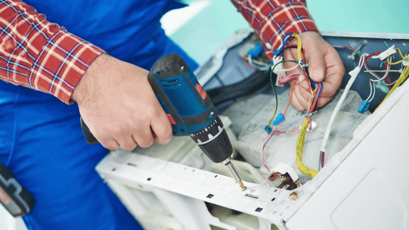 Köprübaşı Vaillant Vaillant çamaşır makinesi kart tamiri – Su almama arızası orijinal parça ile giderildi. - Teknik servis örneği